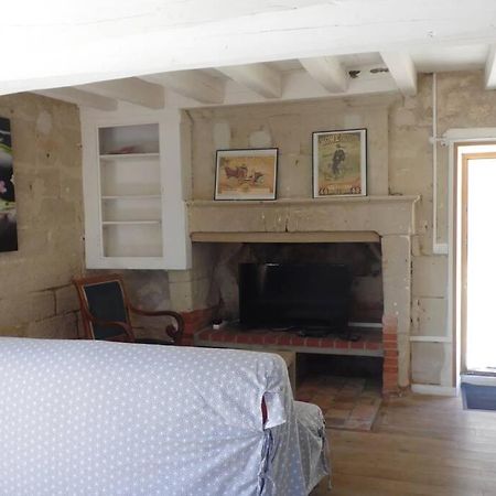 Maisonnette Climatisee Avec Parking Prive Doue-en-Anjou Exterior foto