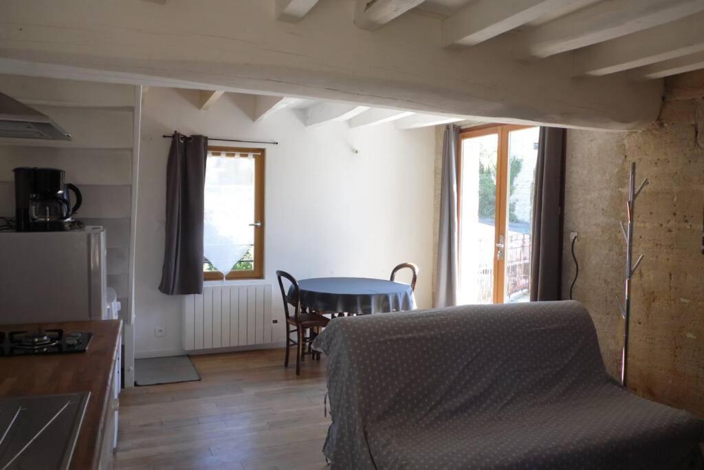 Maisonnette Climatisee Avec Parking Prive Doue-en-Anjou Exterior foto